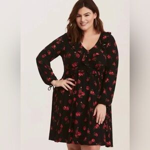 Torrid Black Floral Jersey Knit Skater Dress Size 00 M/L V-Neck Long Sleeve
